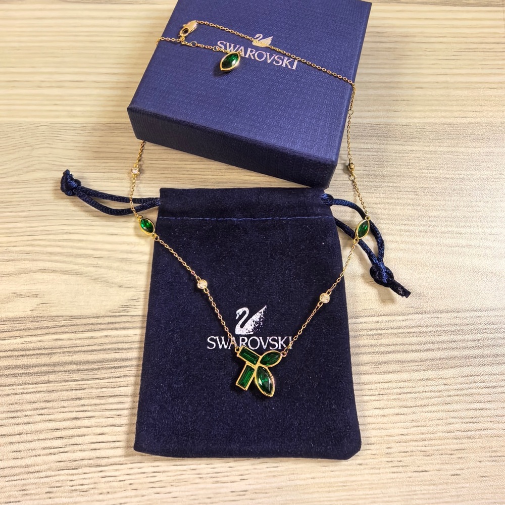 Swarovski Gold and Green Jewelry Set